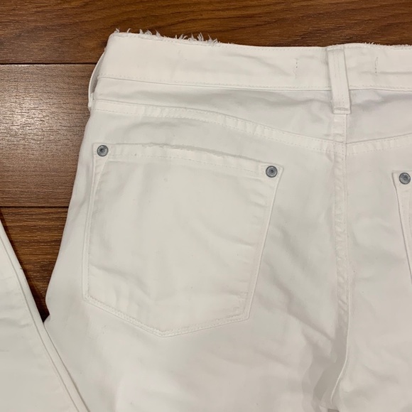 VINCE White Denim Skinny Jeans - Picture 9 of 16